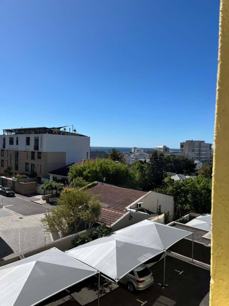 2 Bedroom Property for Sale in Green Point Western Cape